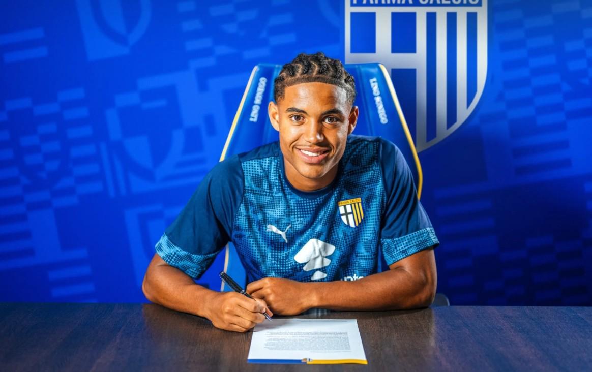 官方：帕尔马签下18岁瑞士右后卫布里奇吉，双方签约5年